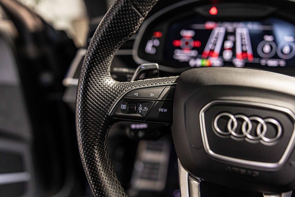 Used 2022 Audi RS Q8 w/ Carbon Optic Package AWD/4WD image 26