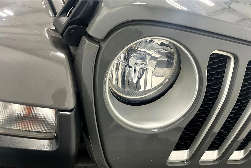 Used 2020 Jeep Wrangler Unlimited Sahara image 29