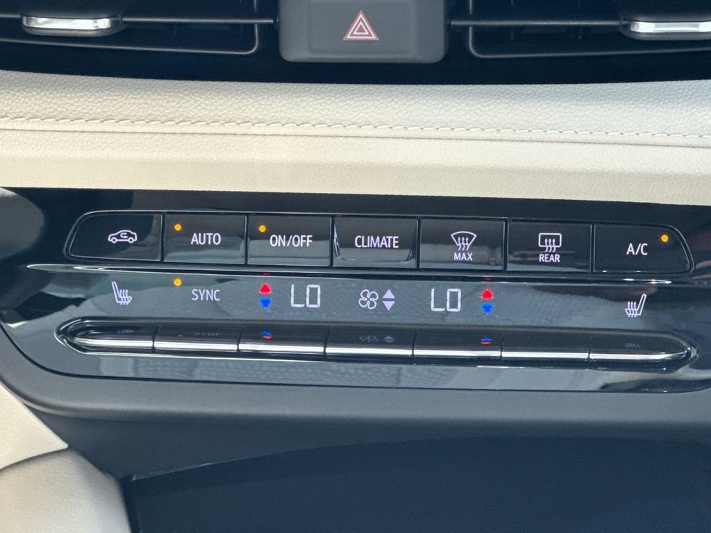 Certified 2023 Buick Envision Preferred AWD/4WD image 24