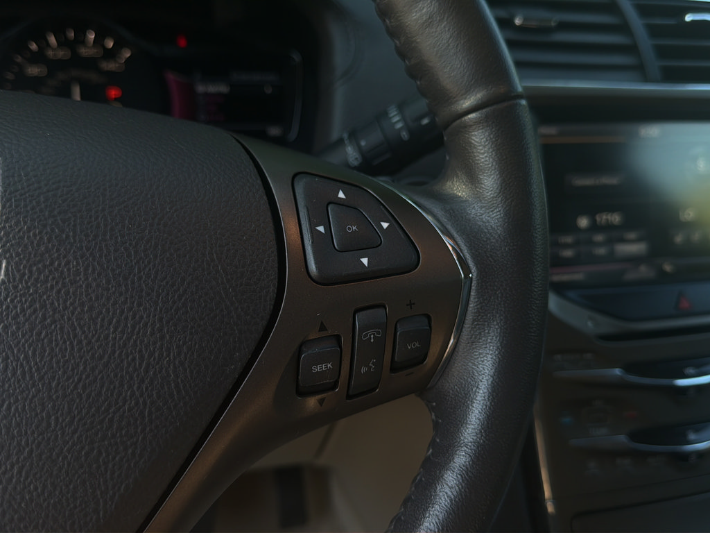 Used 2013 Lincoln MKX AWD image 22