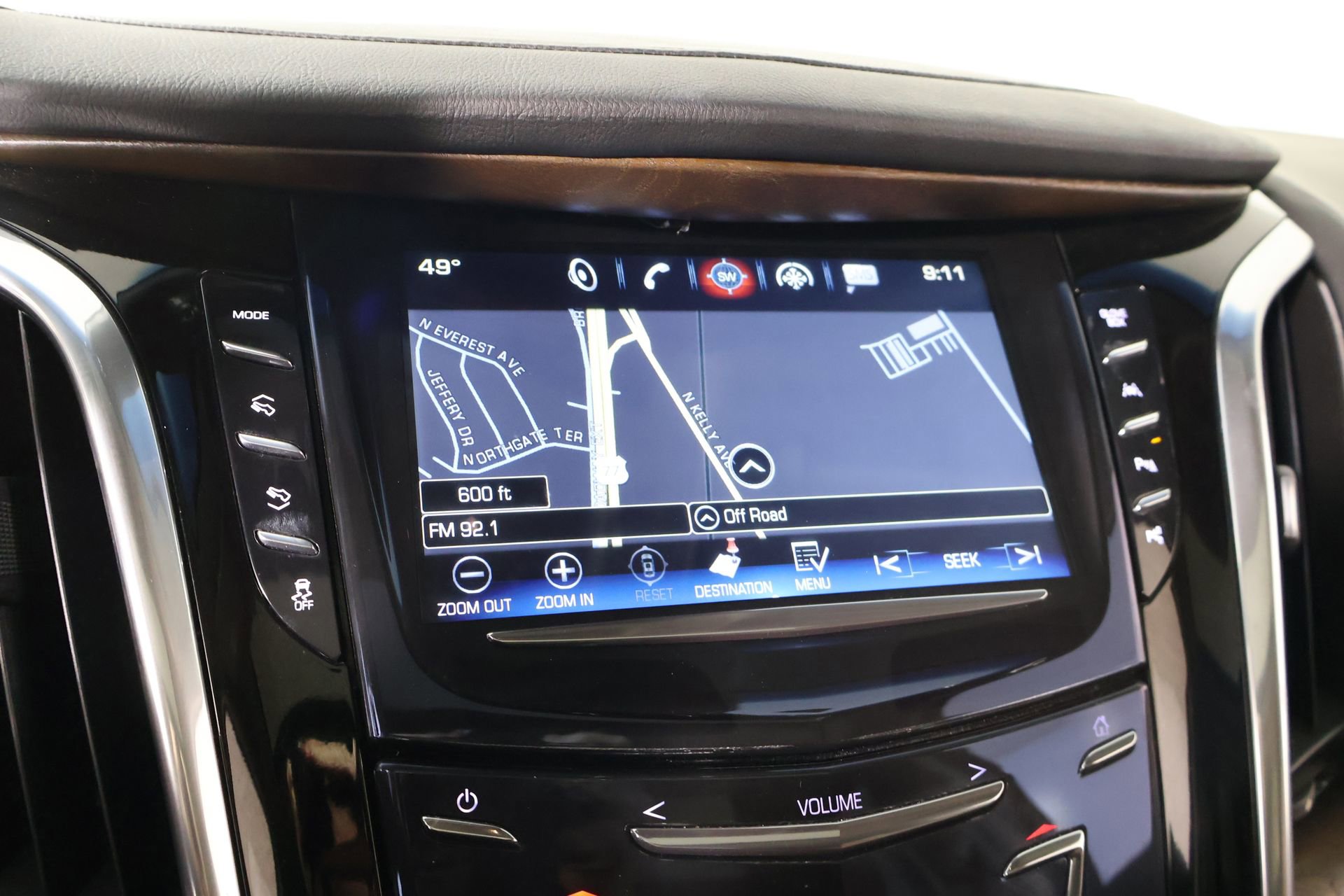 Used 2017 Cadillac Escalade Premium Luxury AWD/4WD image 7