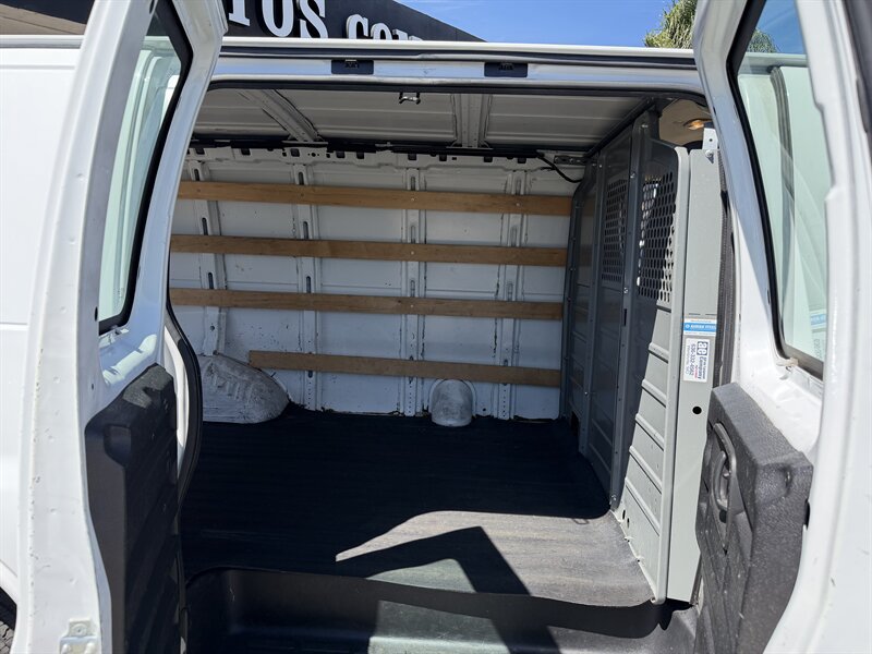 Used 2014 GMC Savana 2500 RWD image 21
