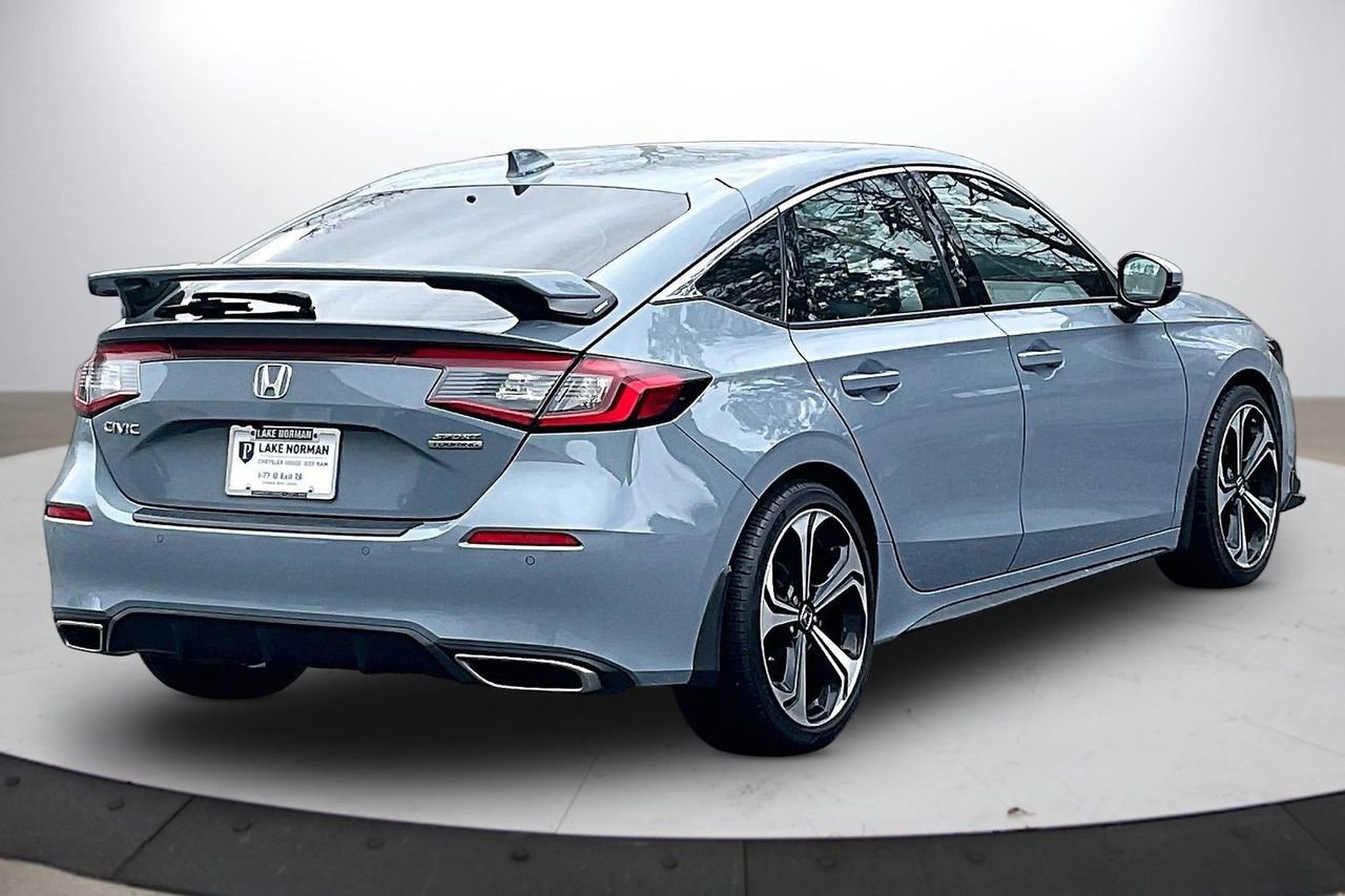 Used 2022 Honda Civic Sport Touring image 9