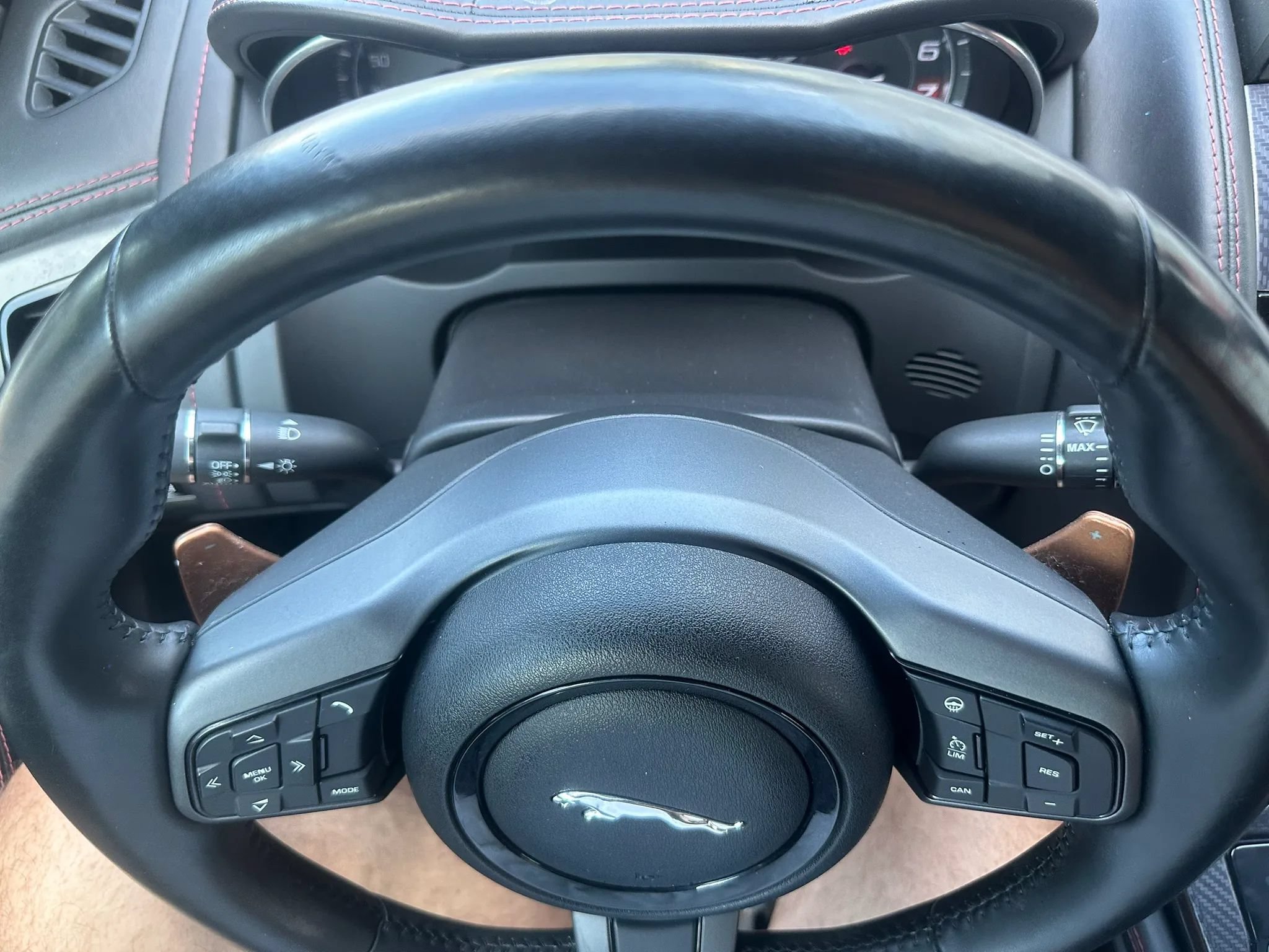 Used 2015 Jaguar F-TYPE R RWD image 30
