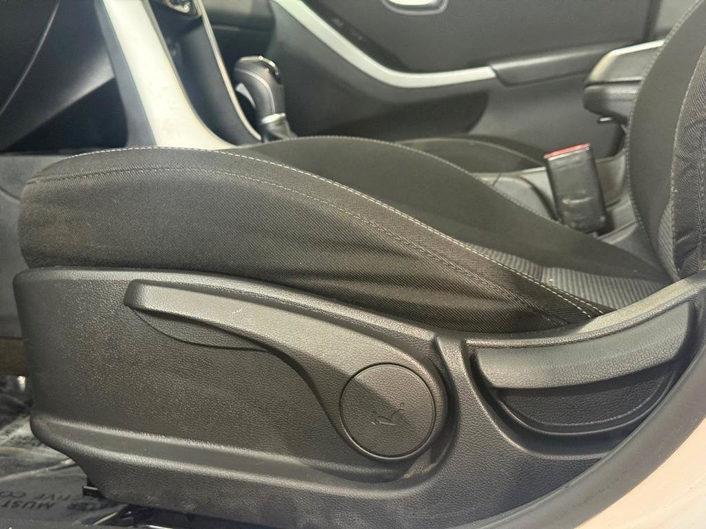 Used 2017 Hyundai Elantra GT FWD image 21