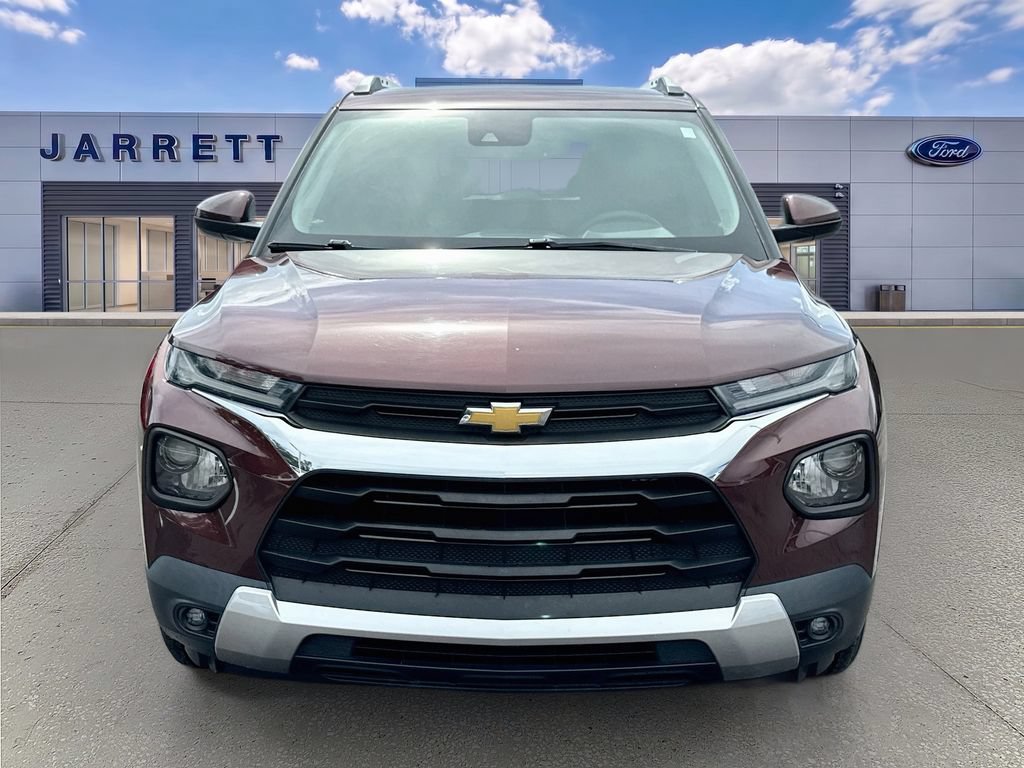 Used 2022 Chevrolet TrailBlazer LT w/ Convenience Package FWD image 2