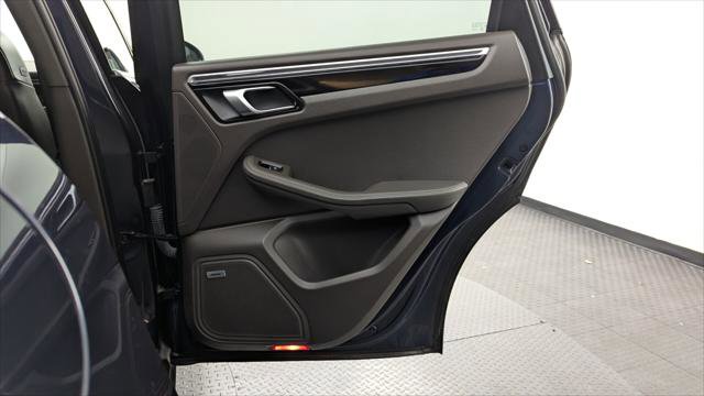 Used 2019 Porsche Macan S image 21