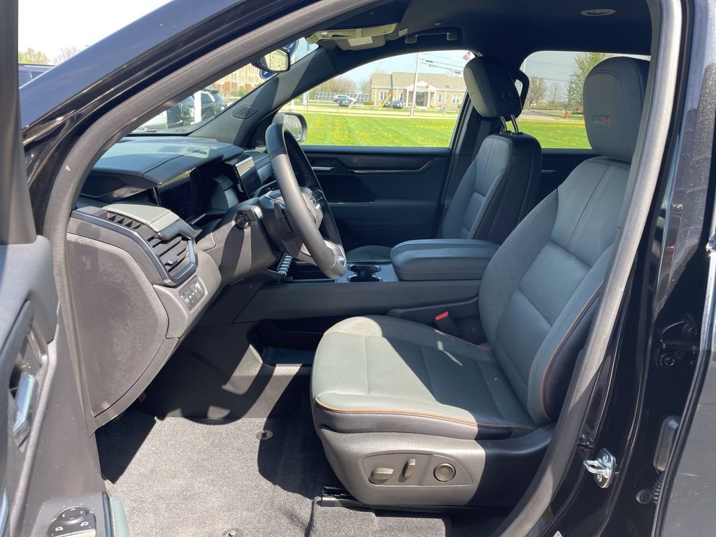 Used 2025 GMC Acadia AT4 w/ LPO, Floor Liner Package image 8