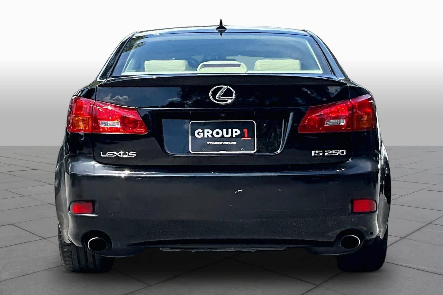 Used 2007 Lexus IS 250 w/ Premium Pkg RWD image 4