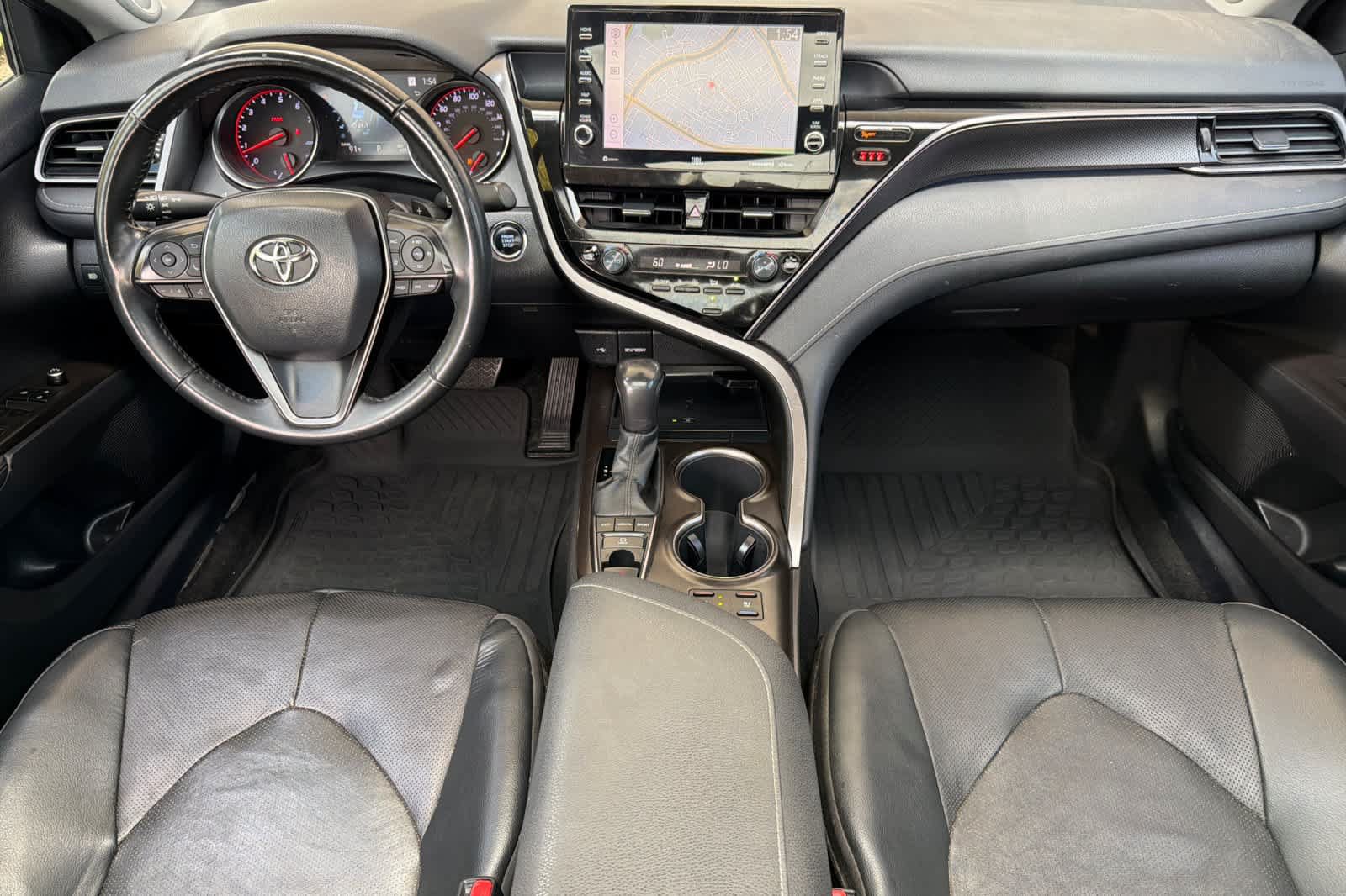 Used 2022 Toyota Camry XSE w/ Navigation Package FWD image 3