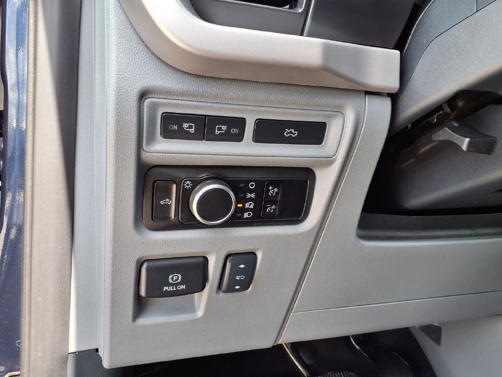 Used 2023 Ford F150 Lightning XLT AWD/4WD image 26