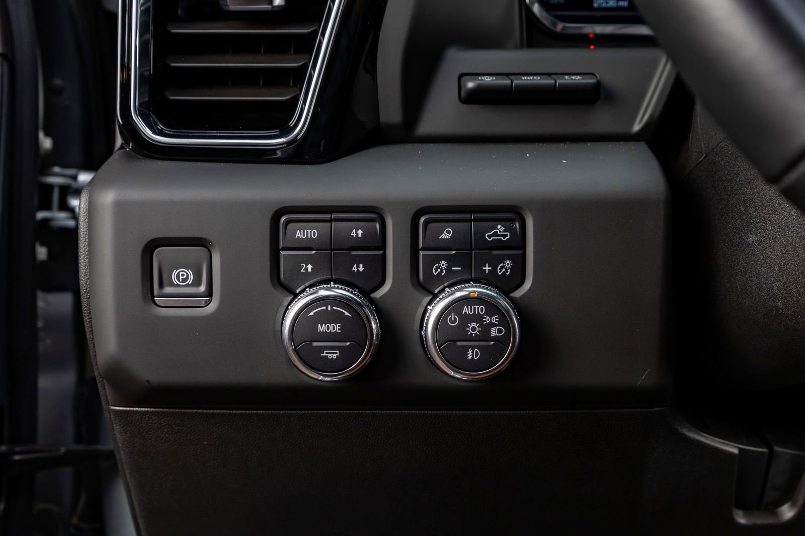 Used 2025 GMC Sierra 2500 Denali Ultimate image 22