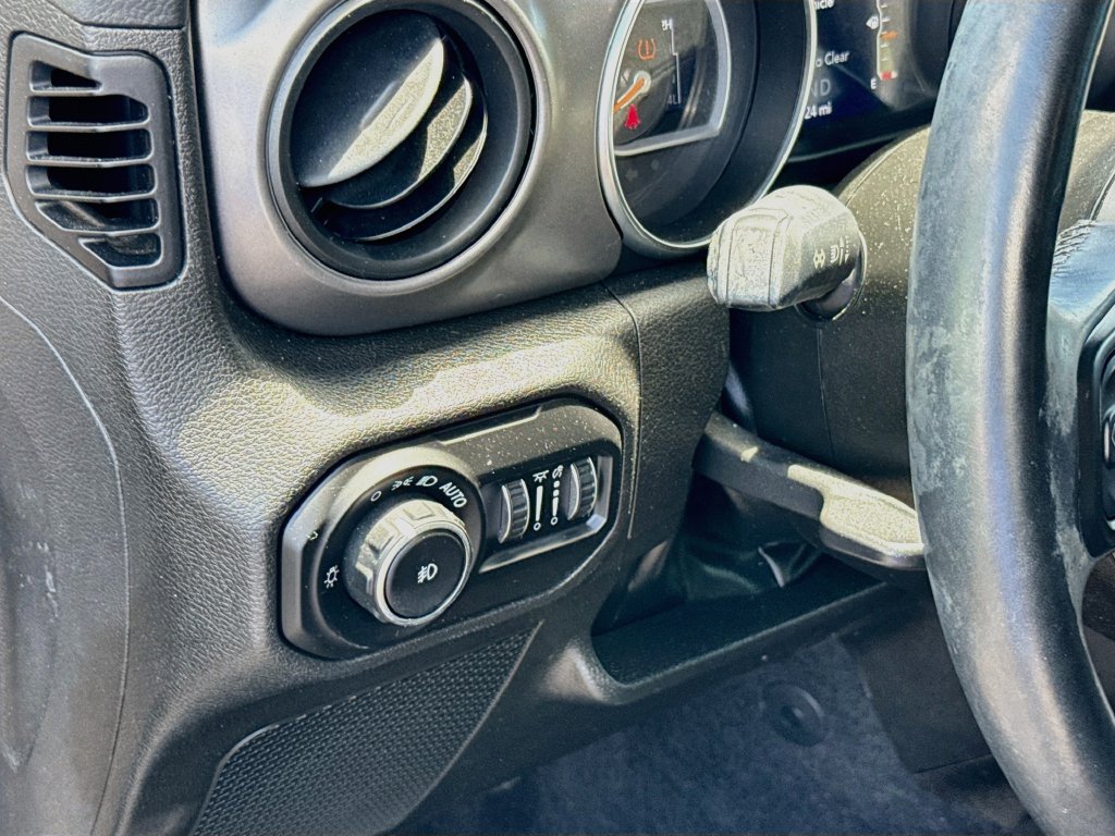 Certified 2022 Jeep Wrangler Unlimited Sport w/ Sun And Sound Package AWD/4WD image 11