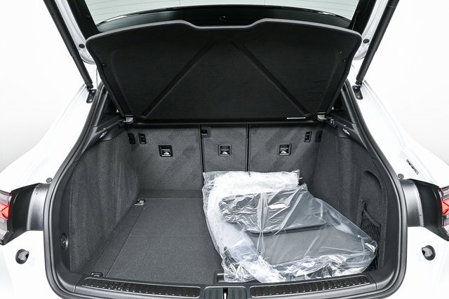 New 2025 Porsche Macan image 36