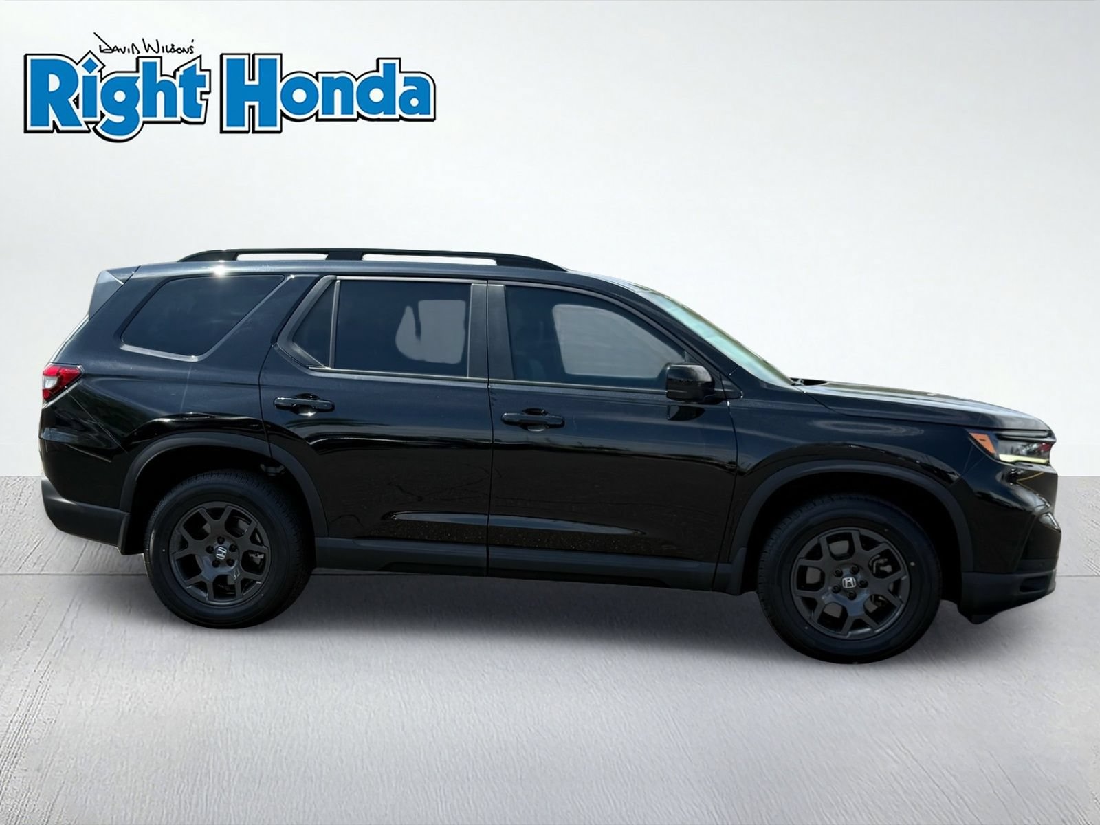 Certified 2023 Honda Pilot TrailSport image 10