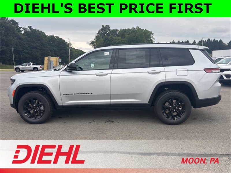 New 2025 Jeep Grand Cherokee L Altitude image 8