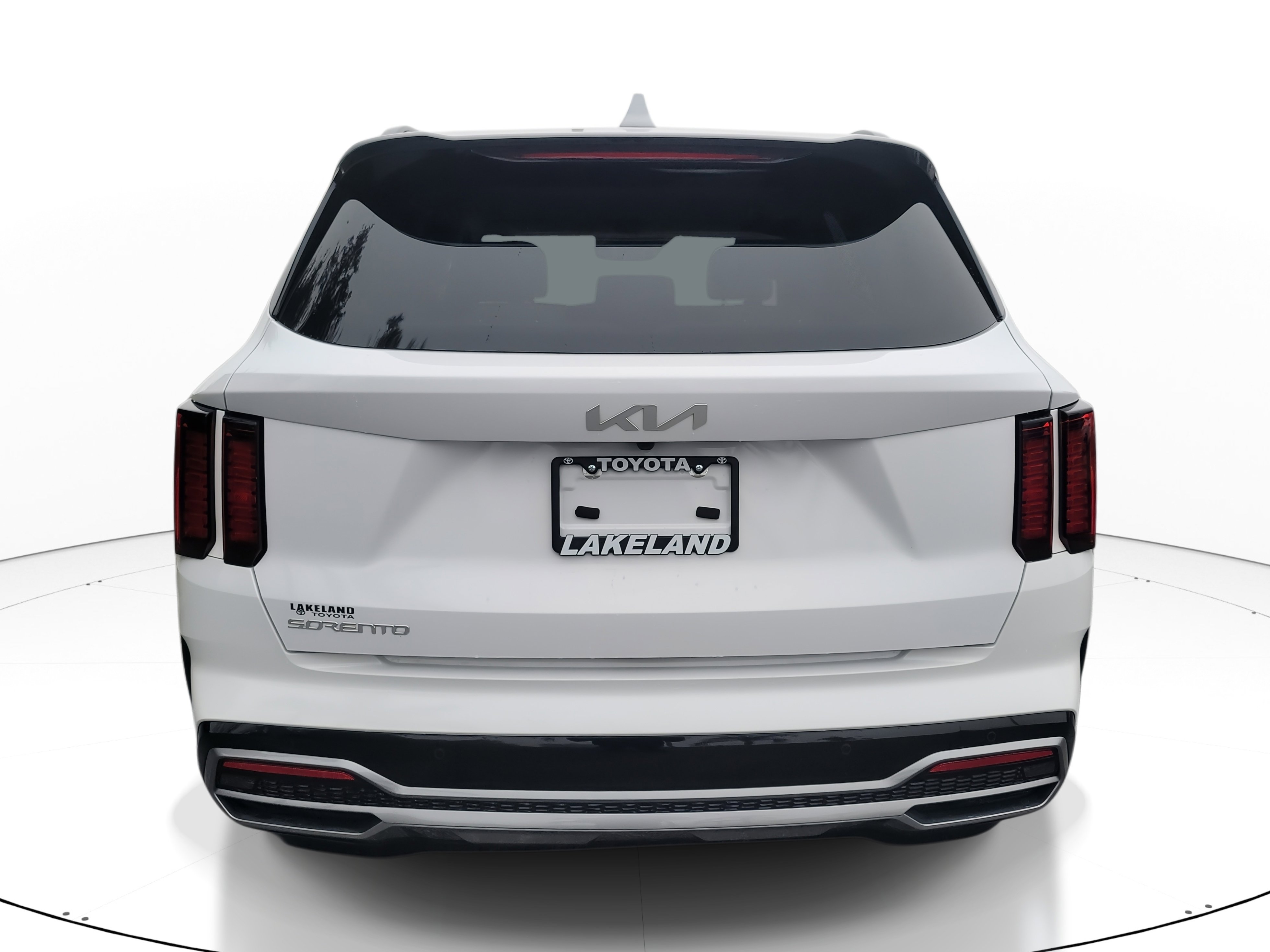 Used 2023 Kia Sorento S image 6