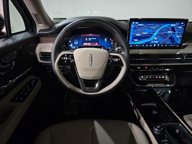 New 2025 Lincoln Corsair Reserve w/ Equipment Group 202A image 20