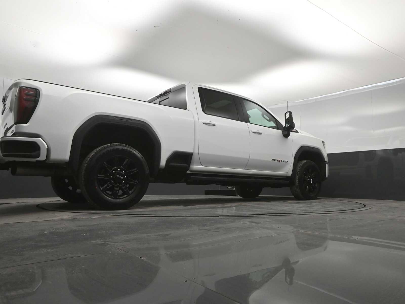 Used 2024 GMC Sierra 2500 AT4 w/ AT4 Preferred Package AWD/4WD image 41