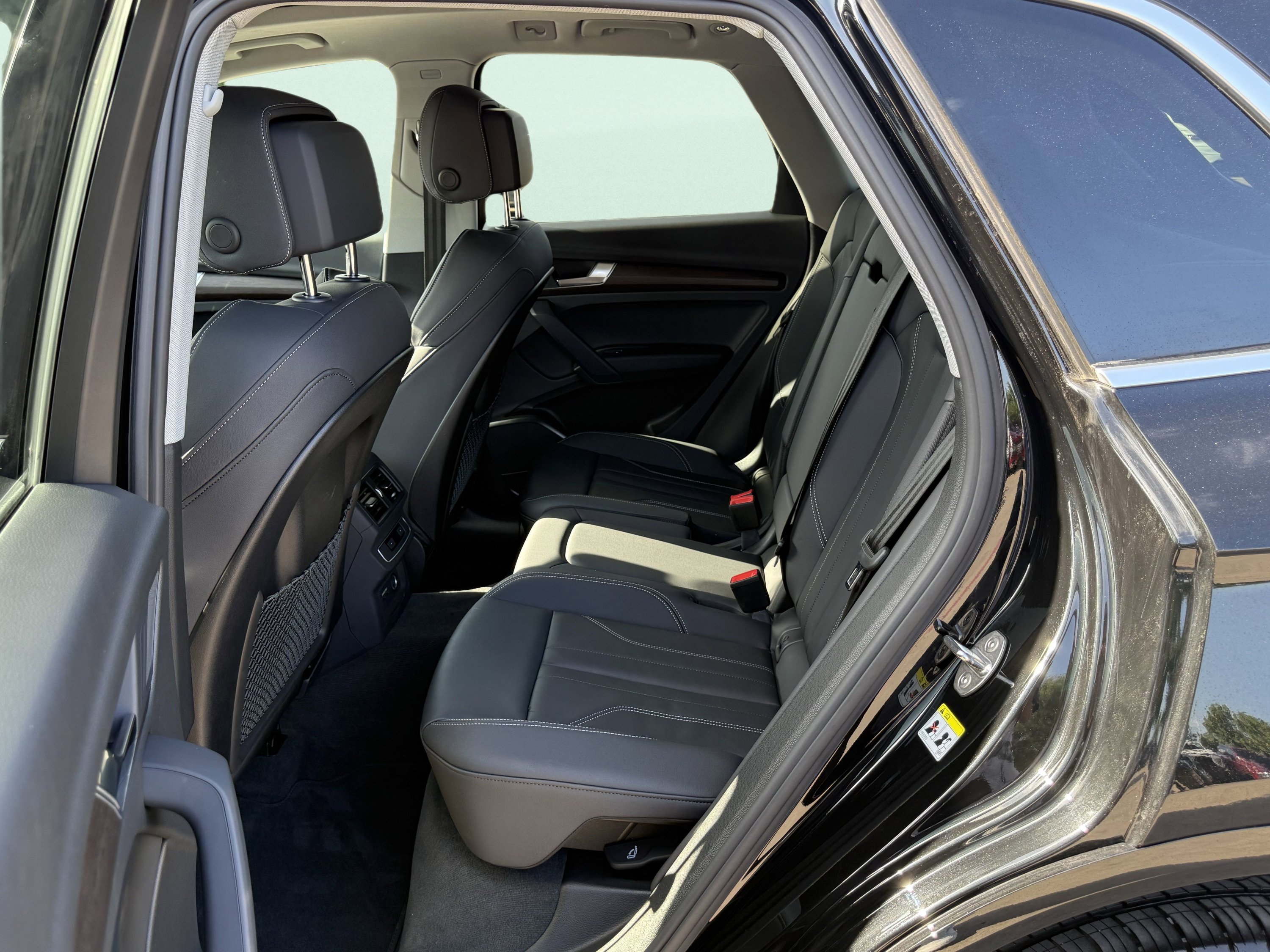 Used 2024 Audi Q5 e Premium w/ Convenience Package AWD/4WD image 32