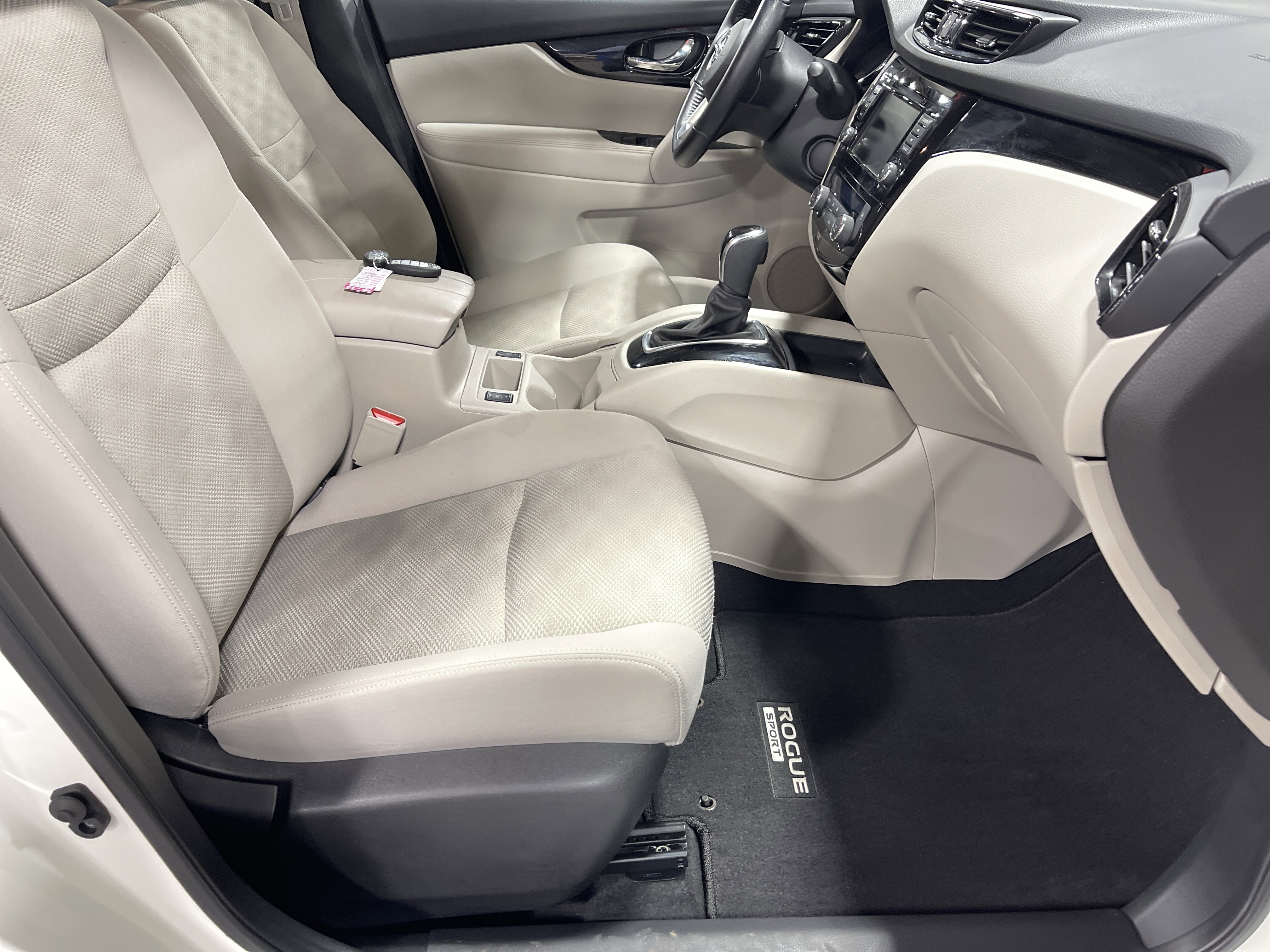 Used 2022 Nissan Rogue Sport SV image 13