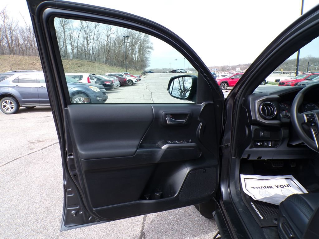 Used 2021 Toyota Tacoma TRD Sport w/ TRD Premium Sport Package AWD/4WD image 12