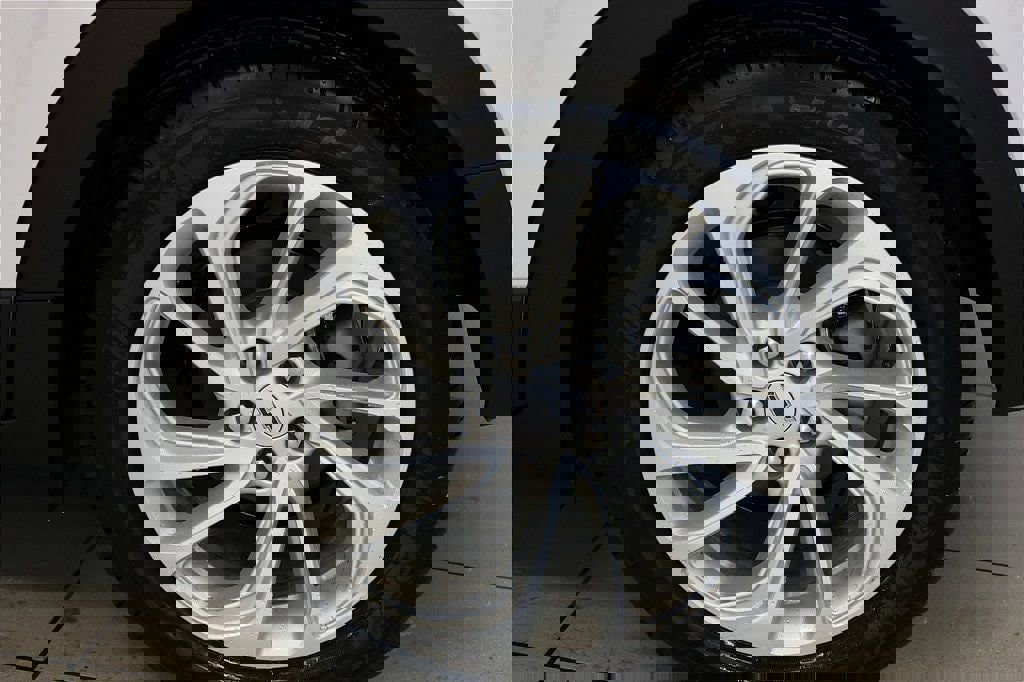 New 2027 Chevrolet Bolt LT w/ Comfort Package image 3