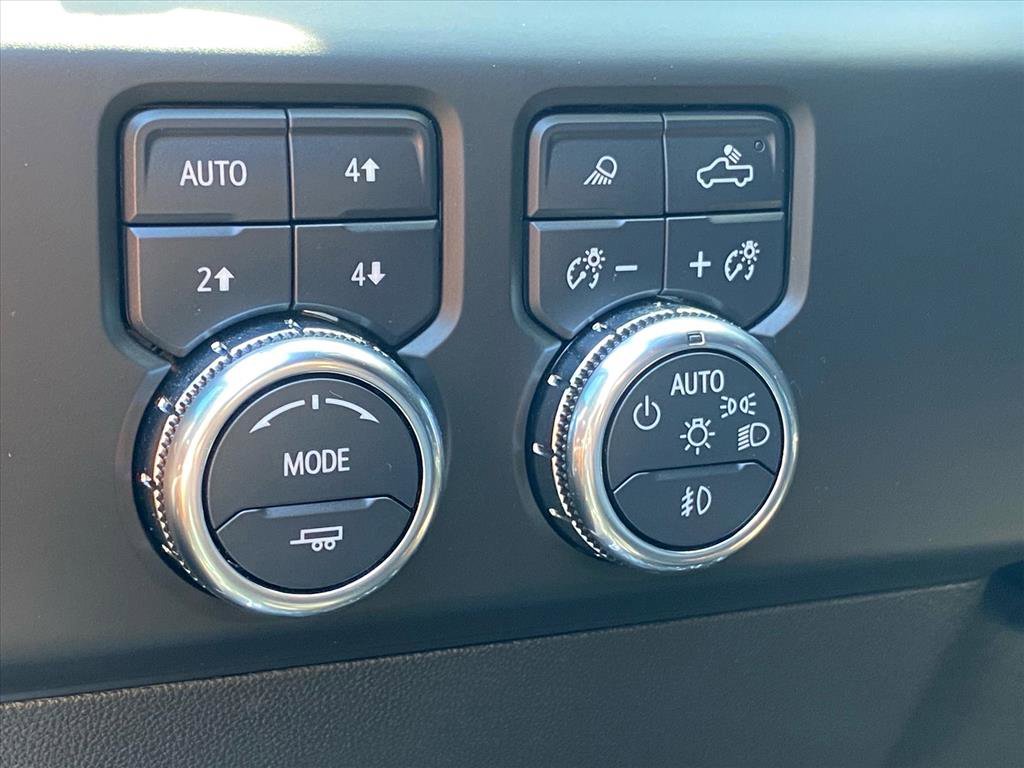 Used 2023 GMC Sierra 1500 AT4 w/ AT4 Premium Package AWD/4WD image 17