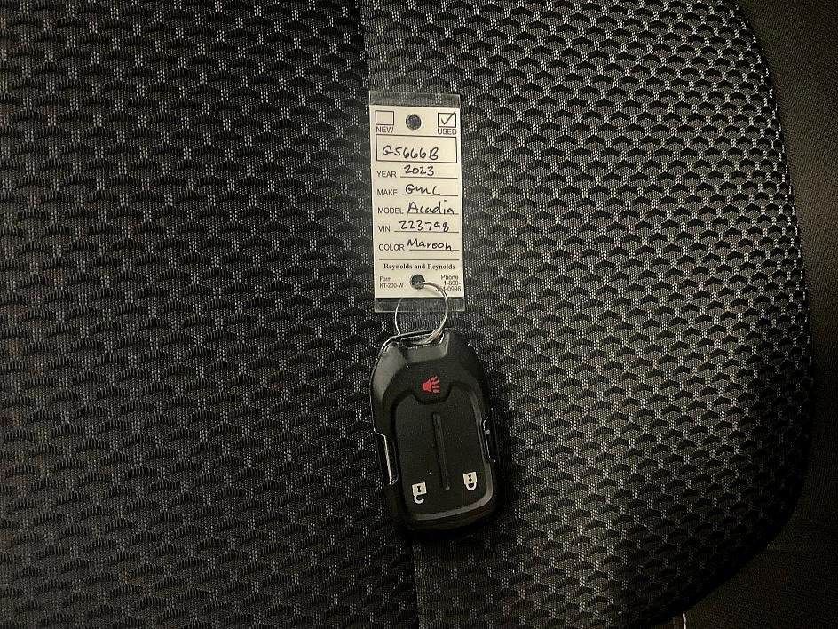 Used 2023 GMC Acadia SLE w/ Elevation Edition image 31