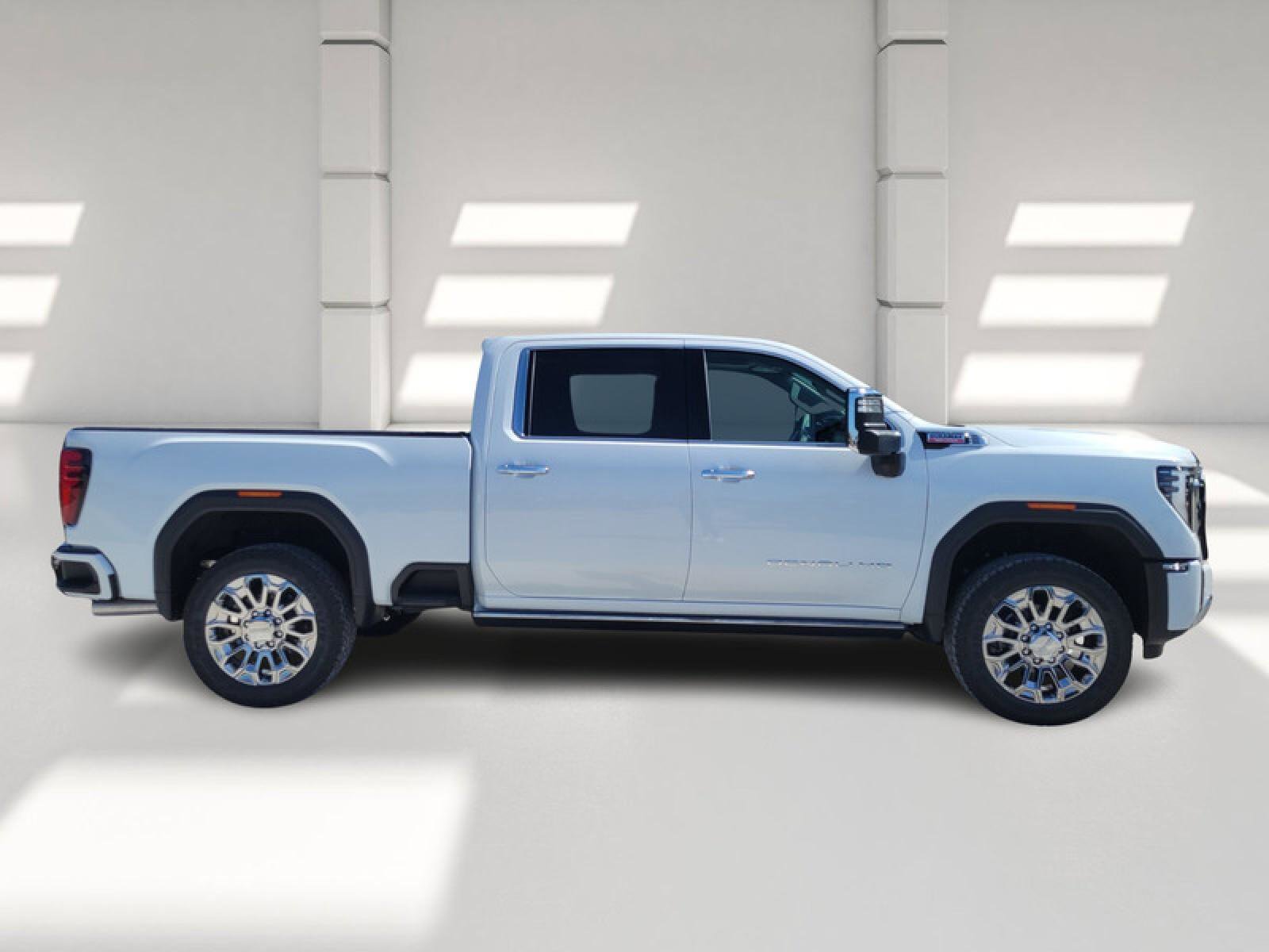New 2026 GMC Sierra 2500 Denali w/ Denali Reserve Package AWD/4WD image 4