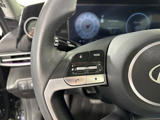 Used 2024 Hyundai Elantra Limited image 15