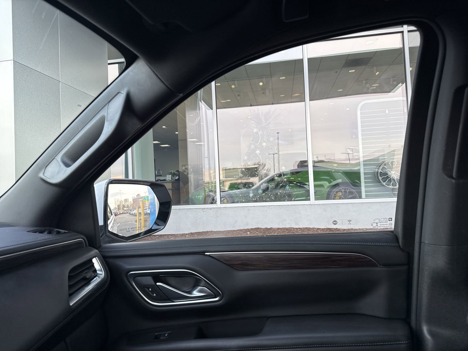 Used 2023 Chevrolet Suburban LS image 28