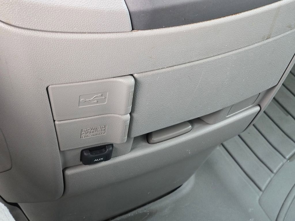 Used 2014 Honda Odyssey LX image 33