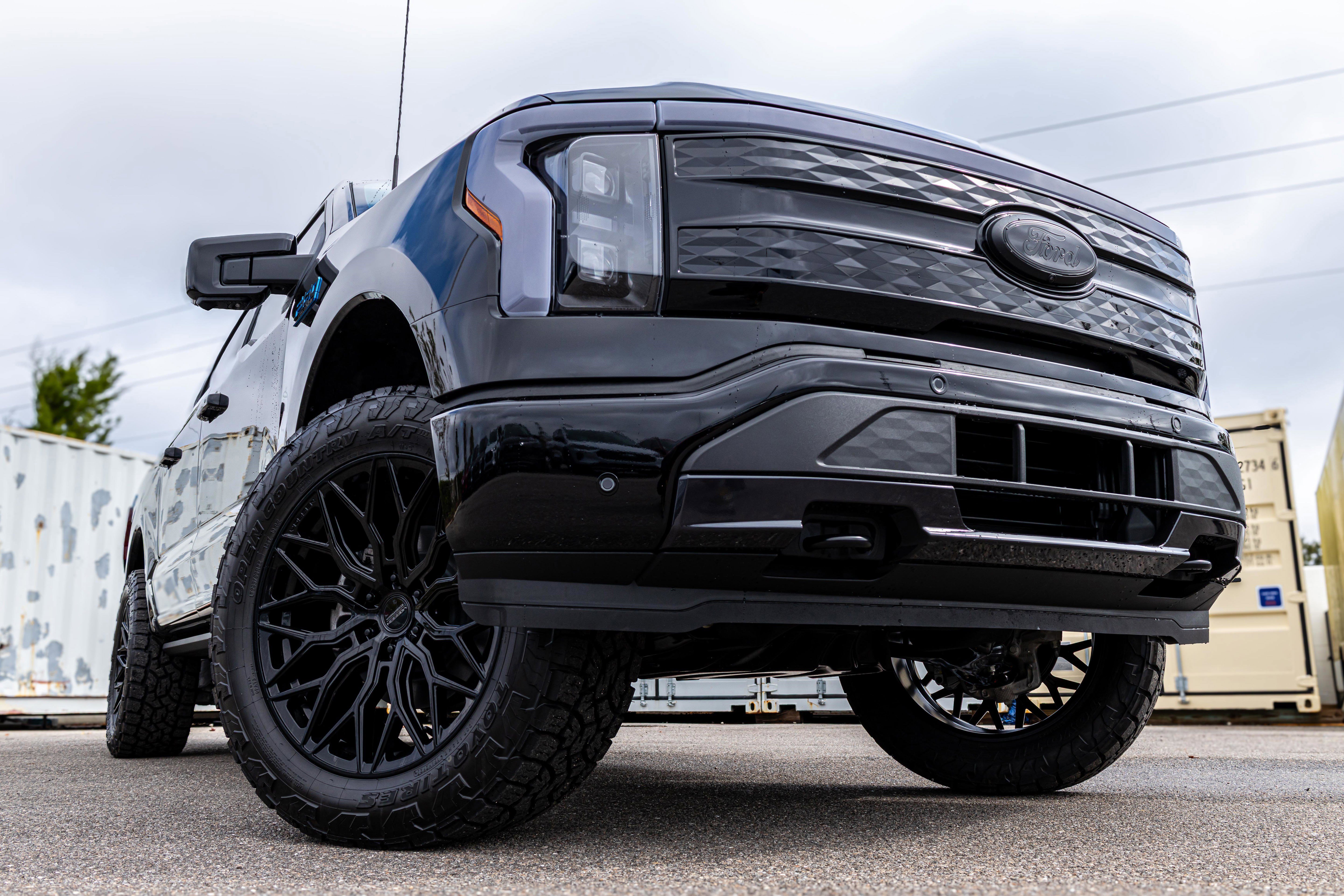 New 2025 Ford F150 Lightning Platinum image 12