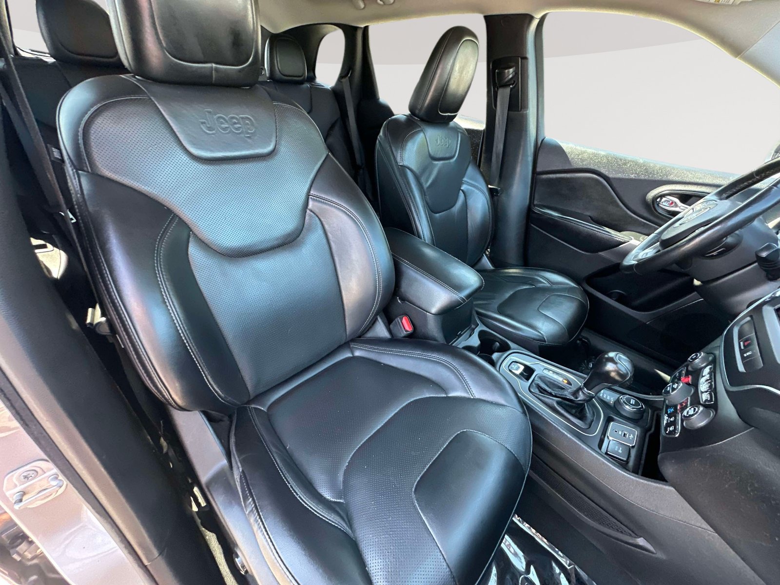 Used 2022 Jeep Cherokee Latitude Lux AWD/4WD image 27