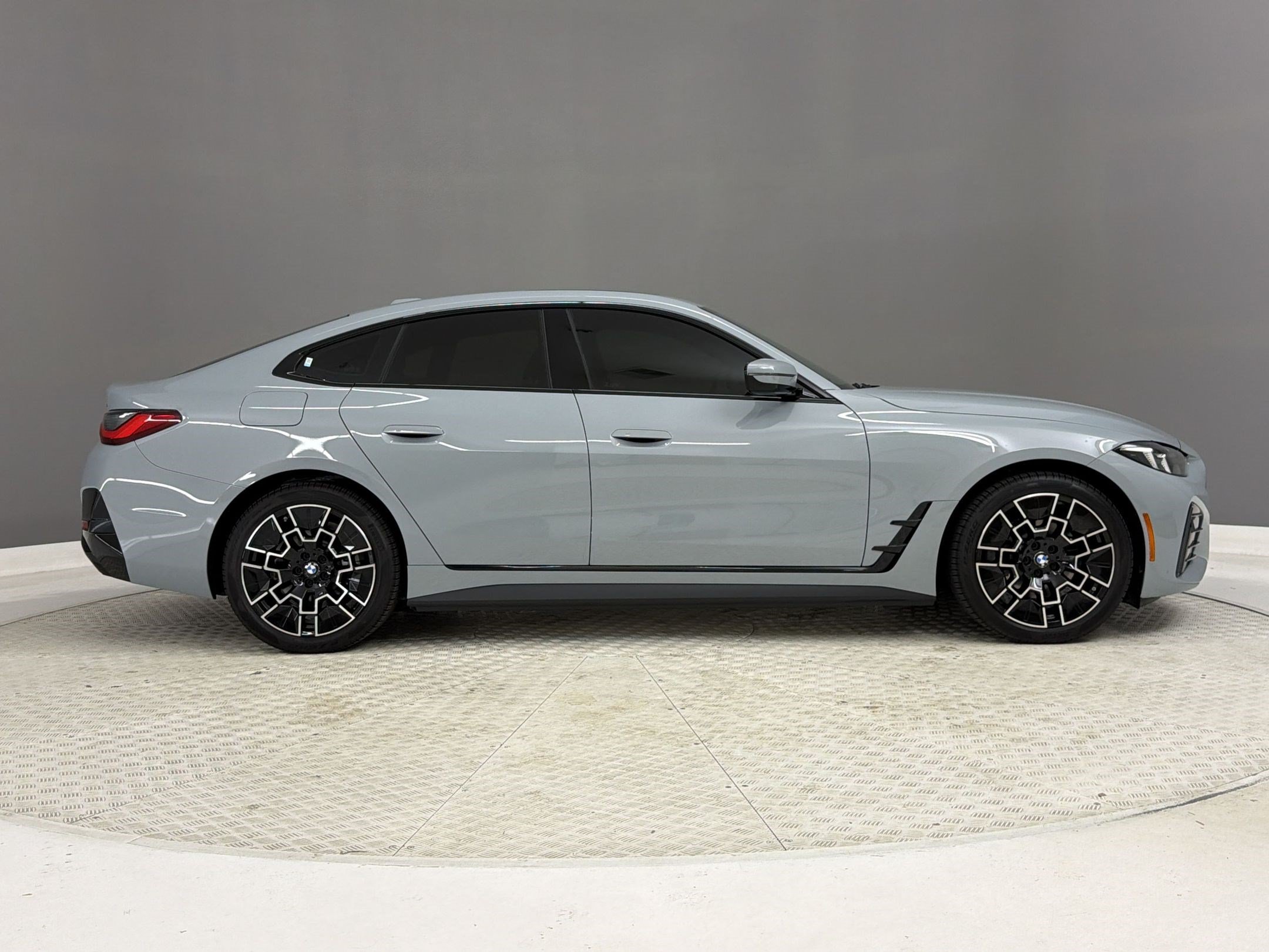 New 2026 BMW i4 eDrive40 w/ M Sport Package RWD image 8