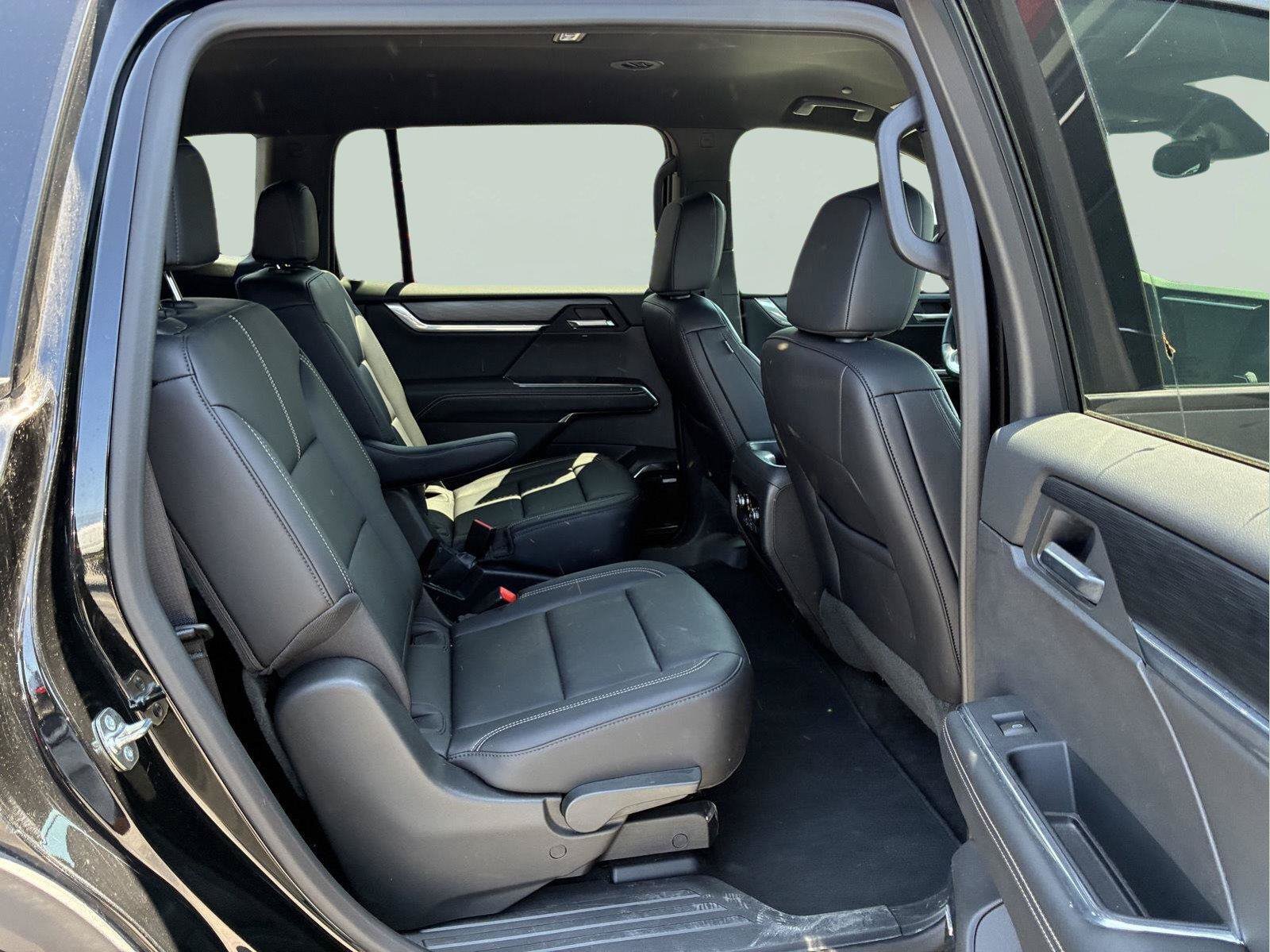 Used 2025 GMC Acadia Elevation AWD/4WD image 36