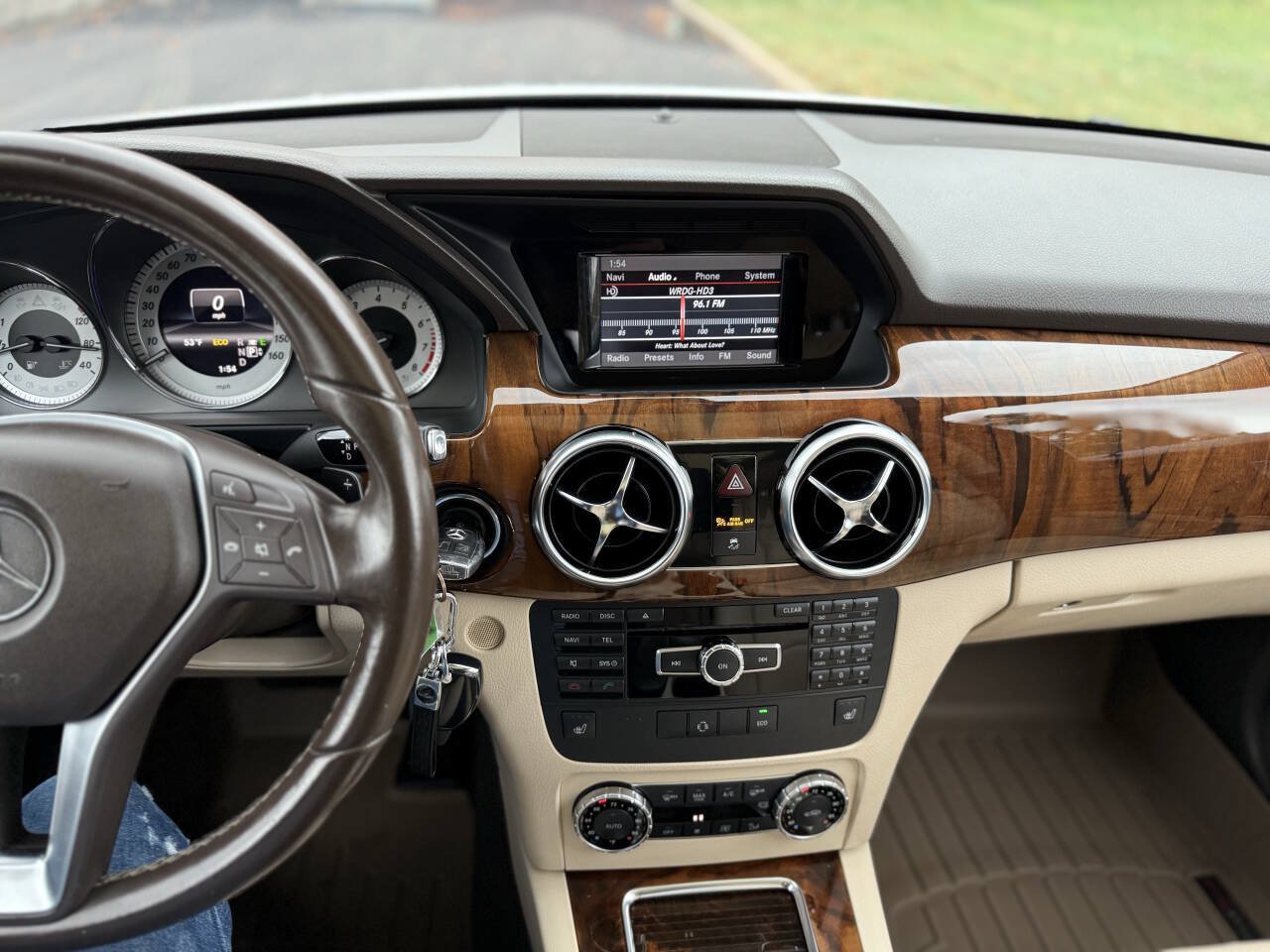 Used 2013 Mercedes-Benz GLK 350 4MATIC image 16