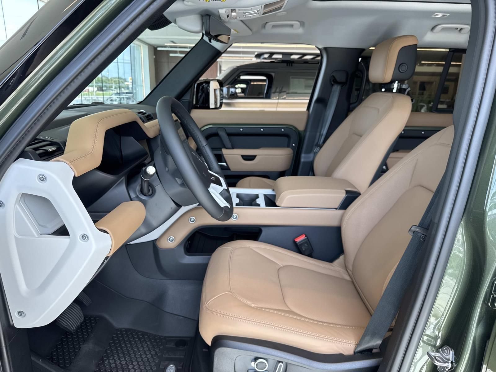 New 2026 Land Rover Defender 130 X-Dynamic SE AWD/4WD image 10