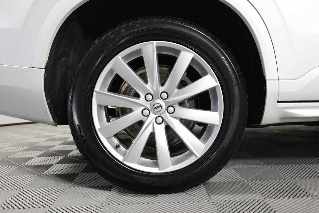Used 2016 Volvo XC90 T6 Momentum w/ Momentum Plus Package AWD/4WD image 7