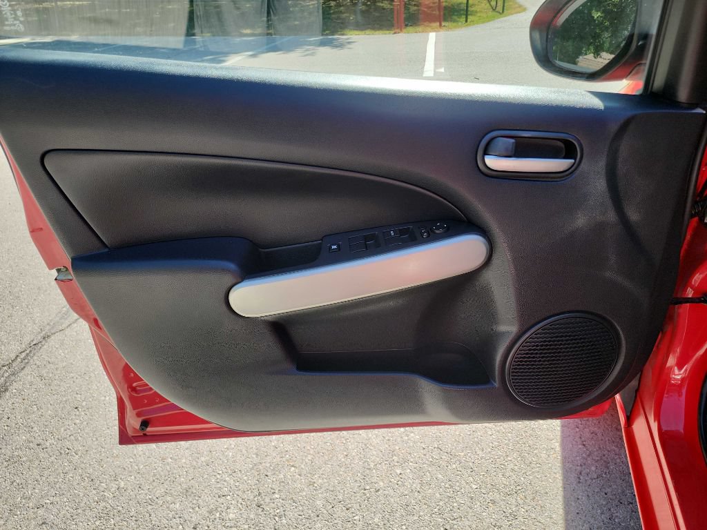 Used 2011 MAZDA MAZDA2 Sport FWD image 11