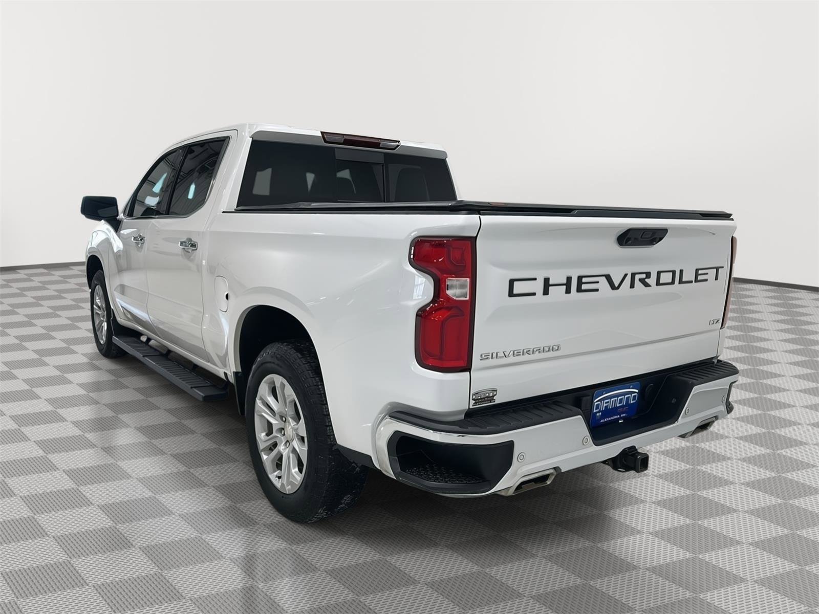 Used 2022 Chevrolet Silverado 1500 LTZ image 3