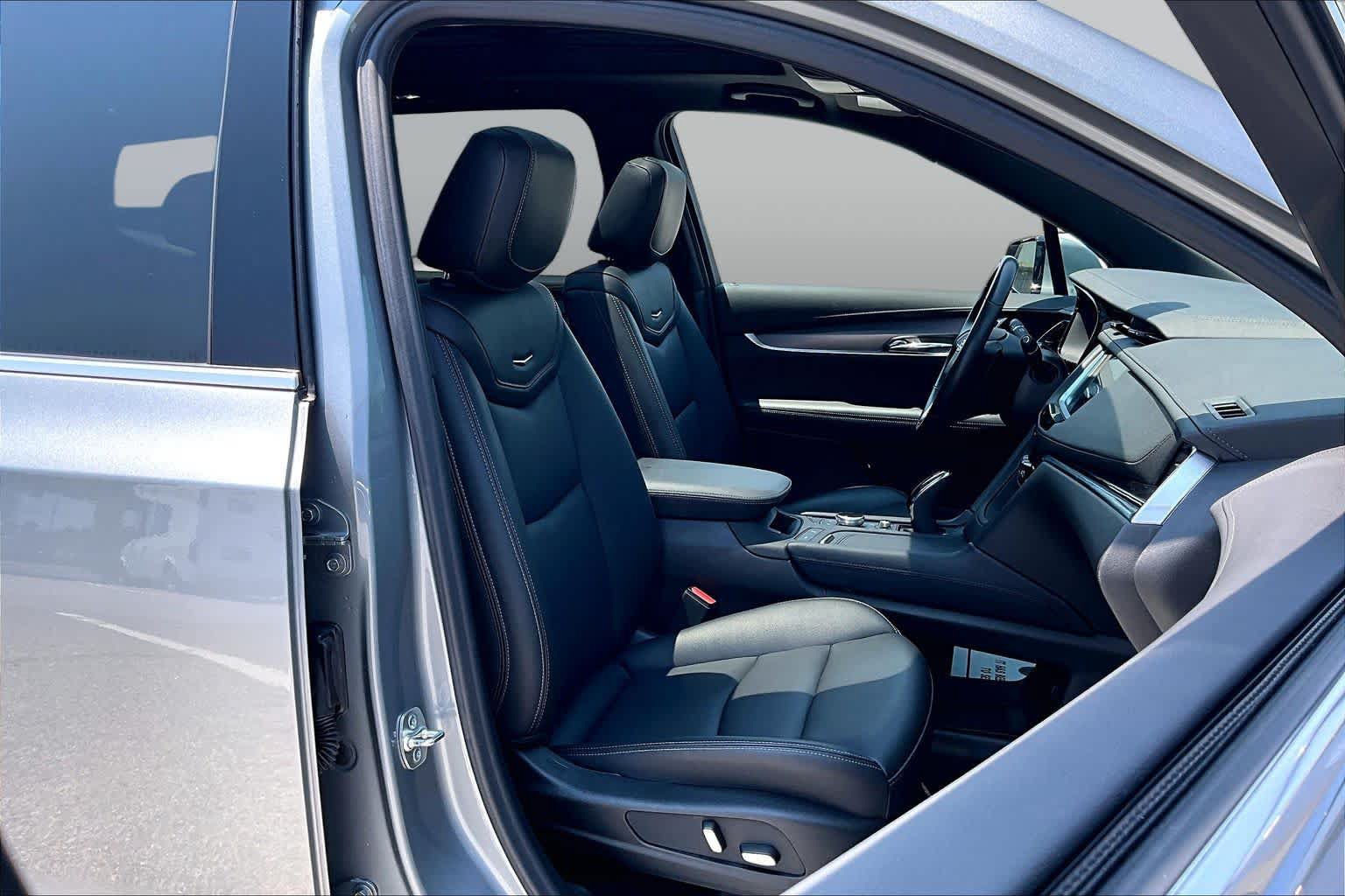 Used 2025 Cadillac XT6 Luxury FWD image 9