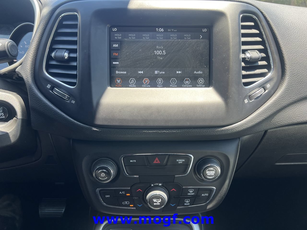 Used 2018 Jeep Compass Latitude w/ Popular Equipment Group FWD image 7