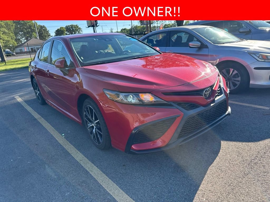 Used 2023 Toyota Camry SE FWD image 3