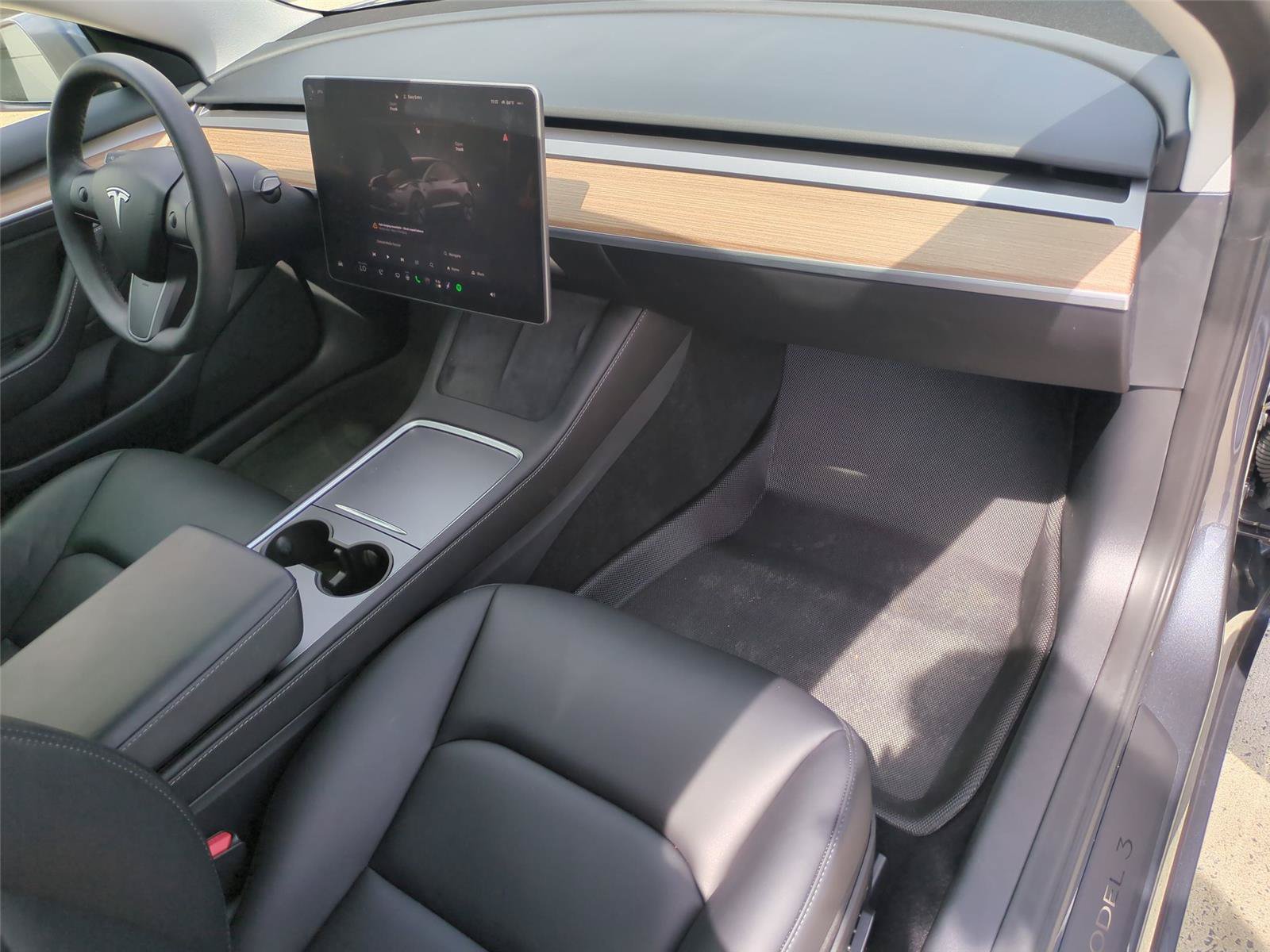 Used 2023 Tesla Model 3 Standard Range RWD image 32