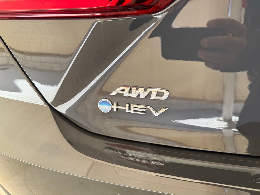 Used 2025 Toyota Camry LE w/ Convenience Package AWD/4WD image 12