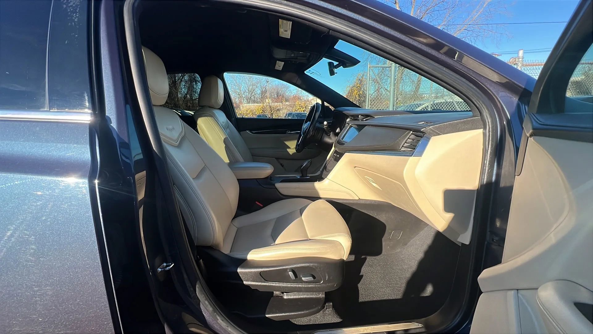 Used 2019 Cadillac XT5 FWD image 31