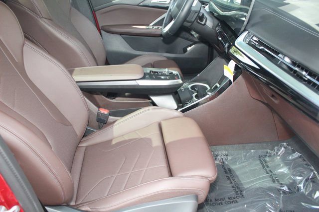 Used 2025 BMW X2 xDrive28i w/ Premium Package image 26