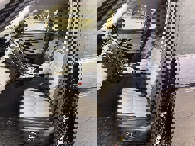 Used 2022 Land Rover Range Rover Evoque R-Dynamic S image 23